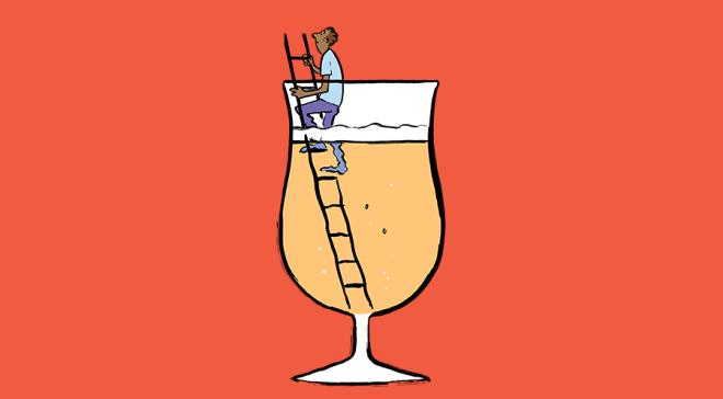 Homme qui sort d'un verre grâce à une échelle
